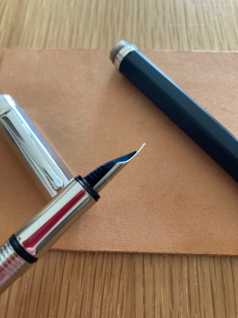 カランダッシュ　バリアス　メットラブ　万年筆