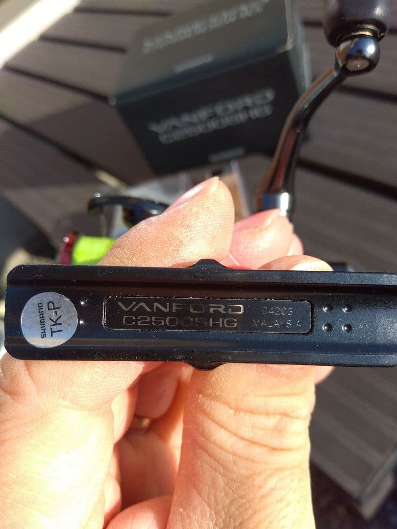 お買い得SHIMANO VANFORD C2500SHG スピニングリール