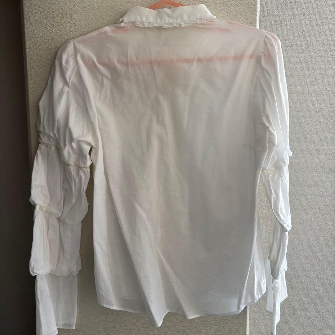 KIKI KIWANDA KIWANDA フリルシャツ 長袖 ホワイト 白色