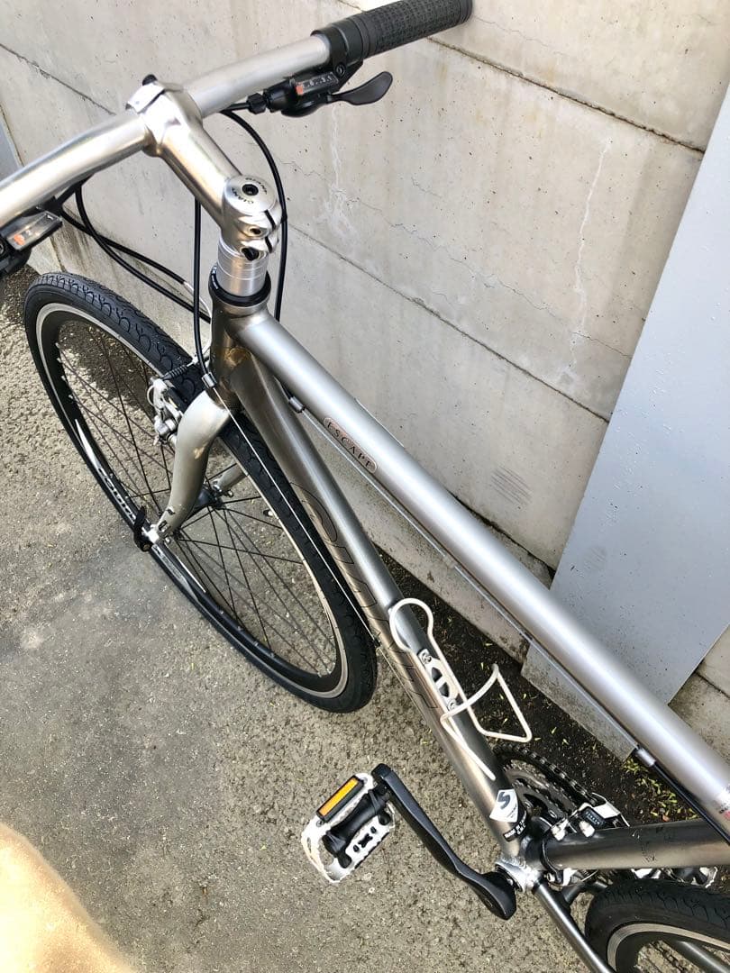 【極美・整備済】GIANT ESCAPE R3 24速　クロスバイク　CT465