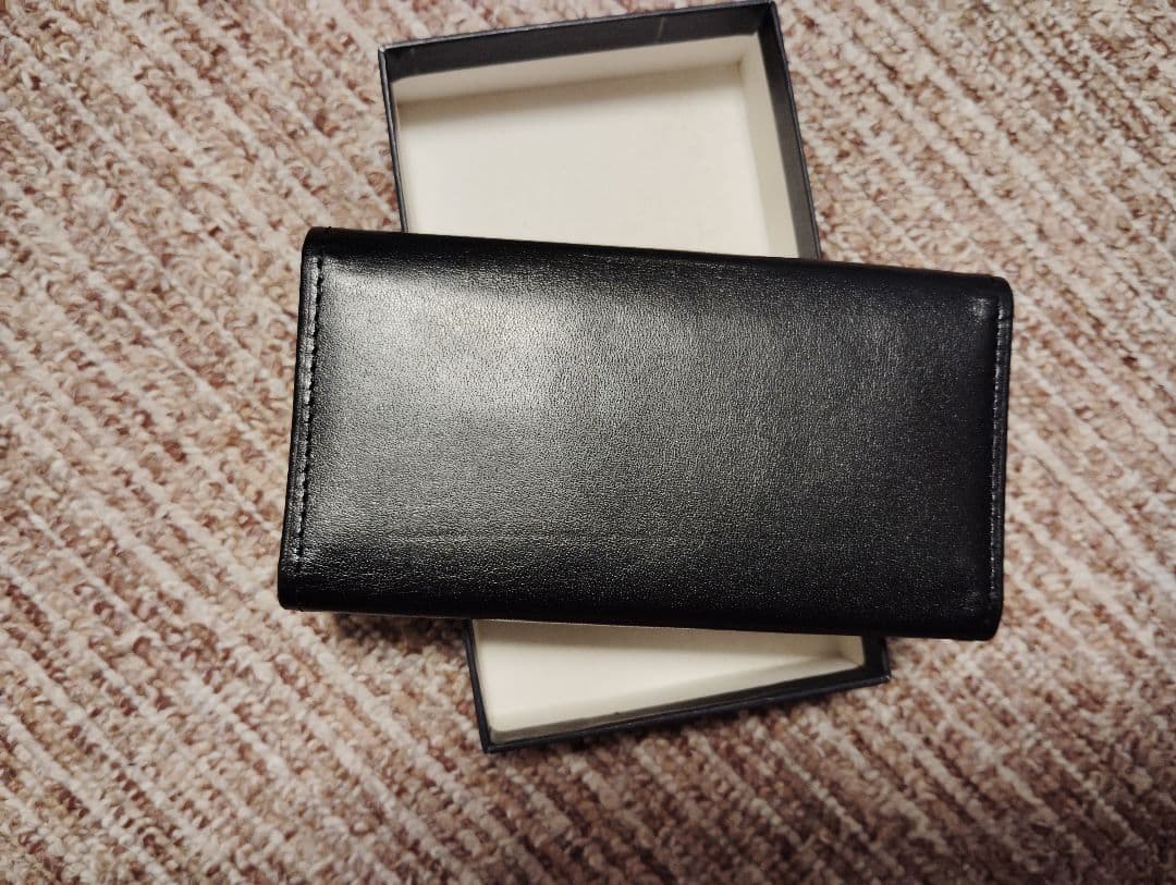 BURBERRY ブラック レザー キーケース