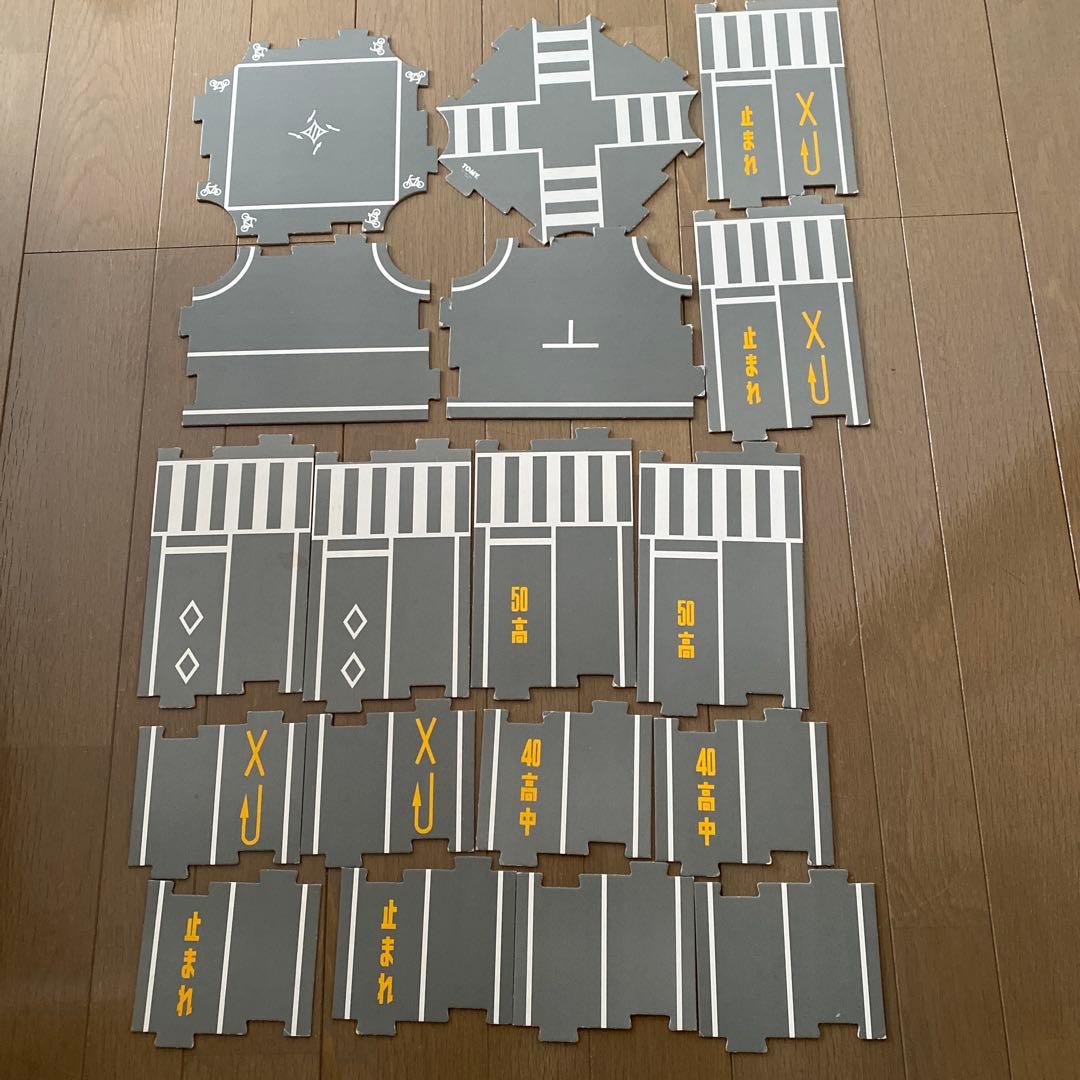 【レトロ】トミカタウン＆つながる道路セット売り　収納ケース・箱・おまけ付き