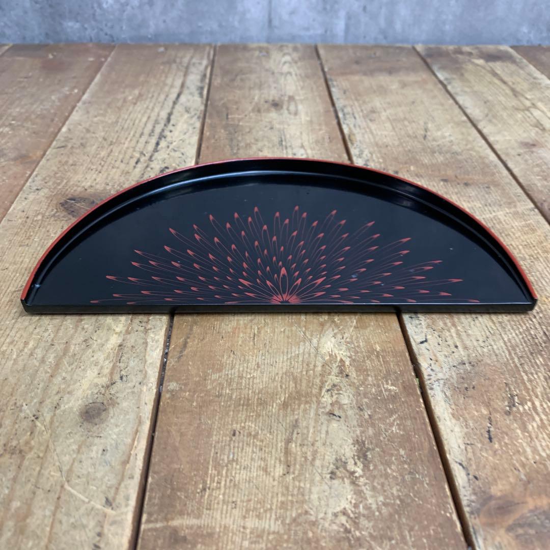 D-5 【美品】半月皿 5枚セット 朱縁 黒塗り 菊紋 漆器 漆塗り お正月 お