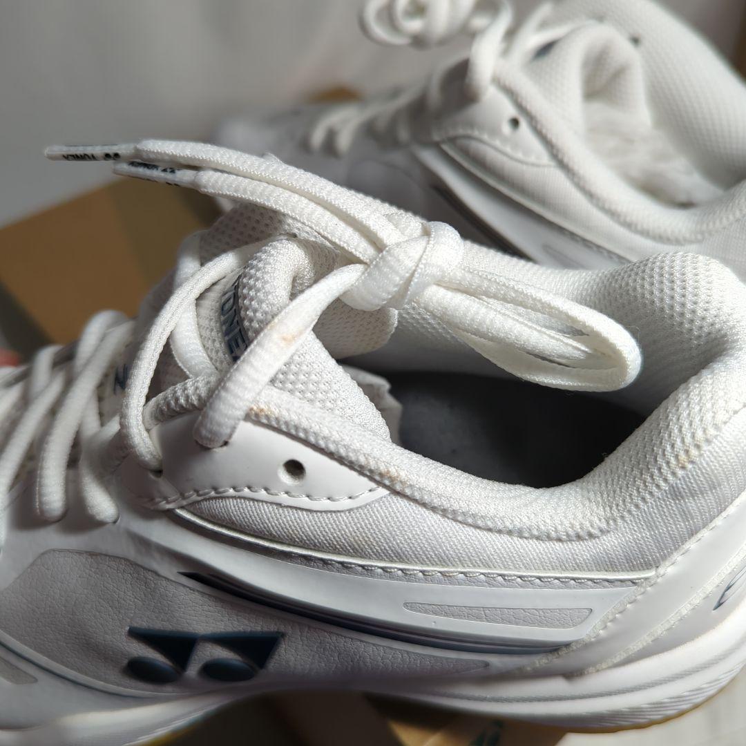 YONEX パワークッション65Zウィメン　ホワイト　23.5cm