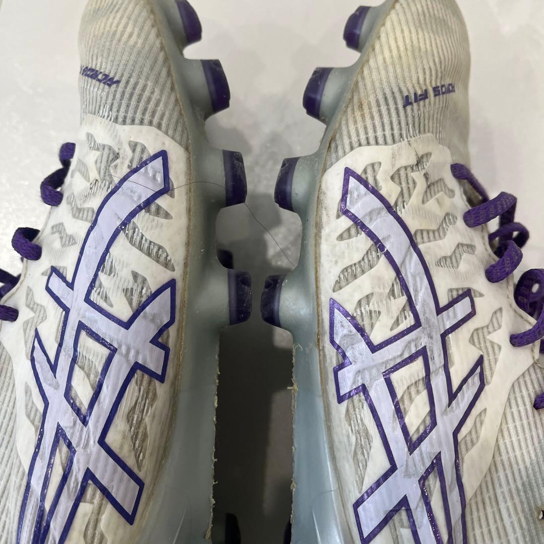 asics アシックス　サッカースパイクホワイト/パープル　サイズ24.5