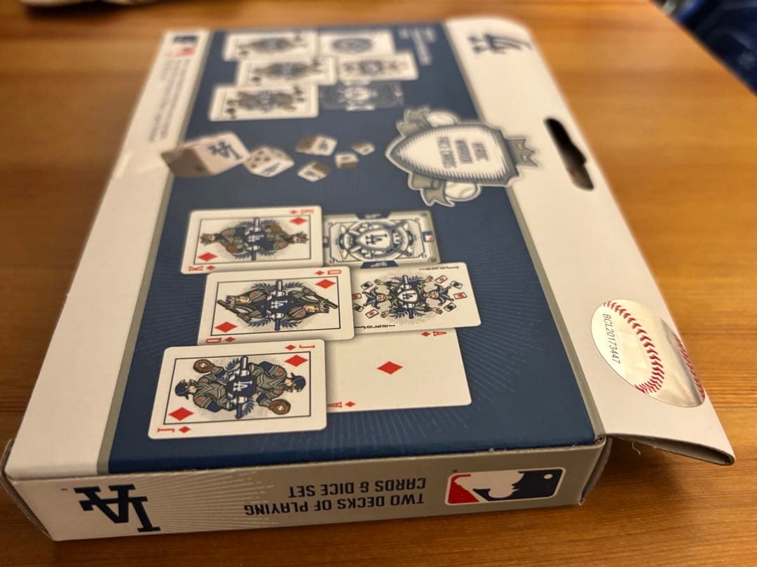 【新品】MLBドジャース 公式ライセンス品 トランプ2デッキ＆サイコロ6個セット