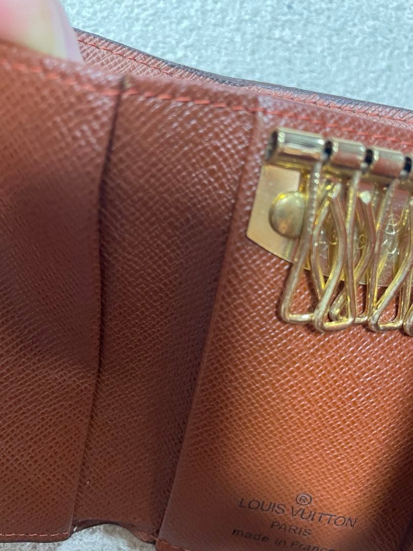 Louis Vuitton モノグラムキーケース　お札入れ