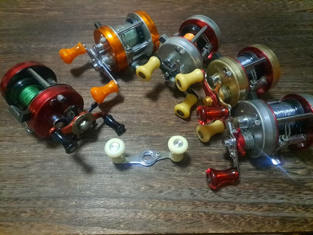 ザウルス　バルサ50　ショートツインハンドル　シルバー×ホワイト　軸間60mm