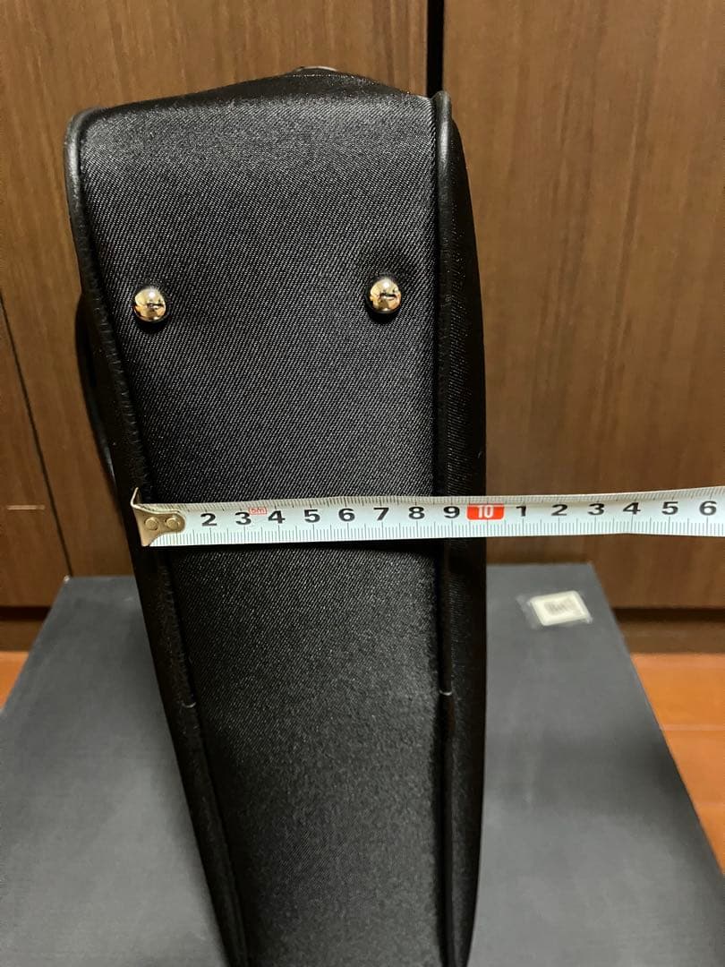 Burberry チェック黒 トートバッグ　YD 4351DJ 09