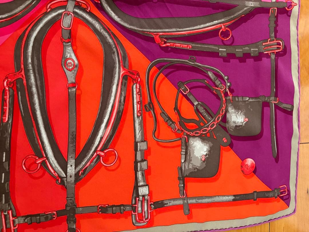箱有 HERMES エルメス カレ70 馬具モチーフ シルクスカーフ ピンク紫
