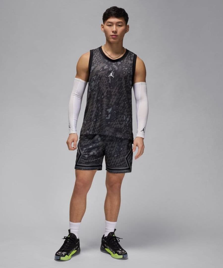 ジョーダン ナイキ バスケ 上下 ノースリーブシャツ ショートパンツ 新品 M