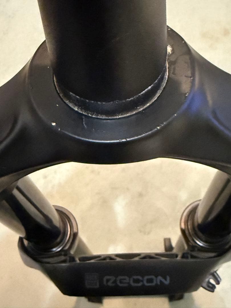 ROCKSHOX RECON 140mmトラベル 29er