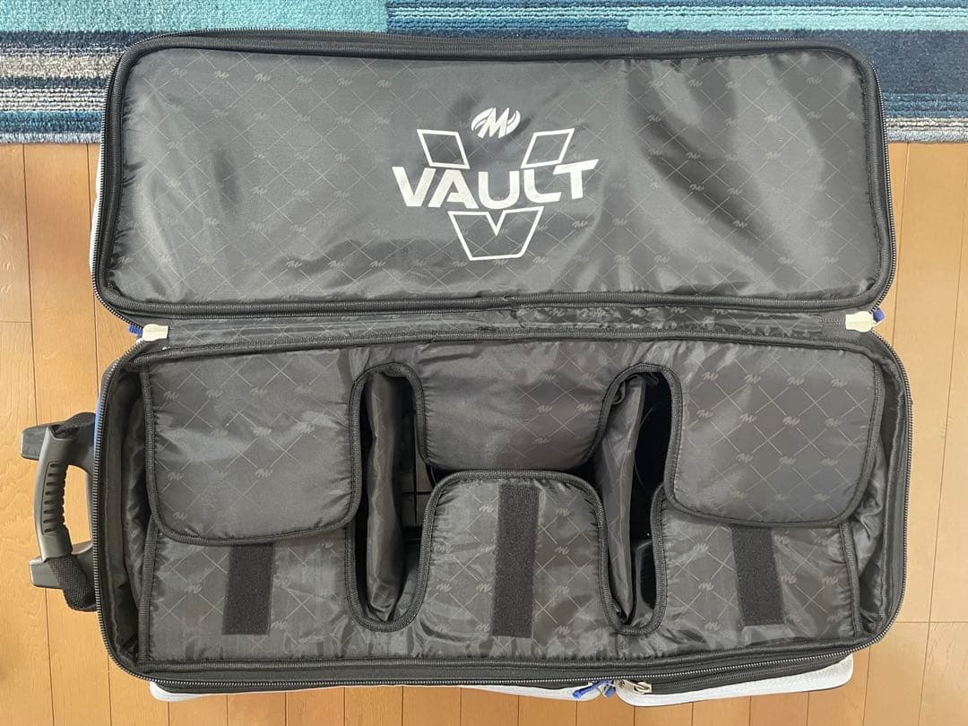 m*y様 【ボール付】MOTIV VAULT ボウリング用バッグ 3個用