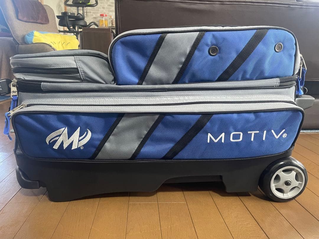 m*y様 【ボール付】MOTIV VAULT ボウリング用バッグ 3個用