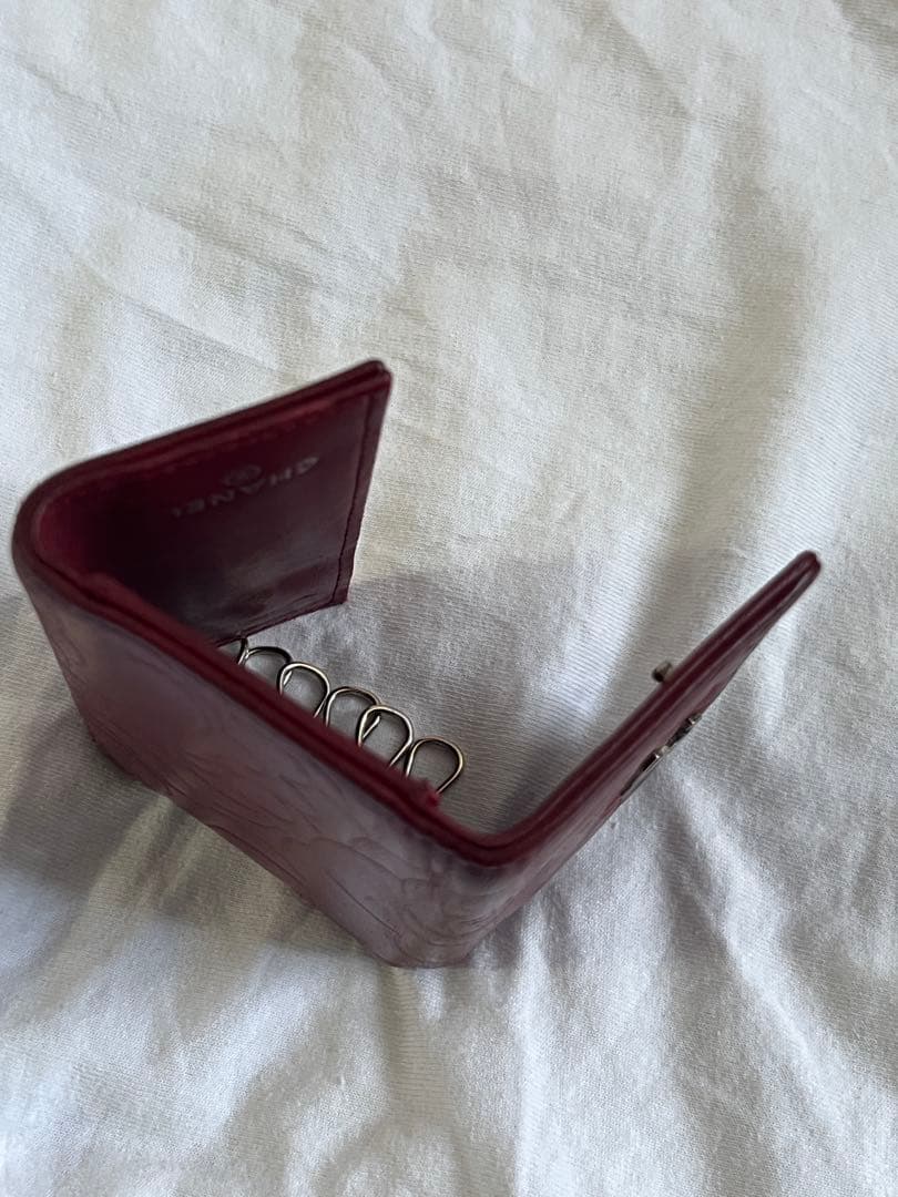 専用　CHANEL カメリア　エンボスキーケース バーガンディ