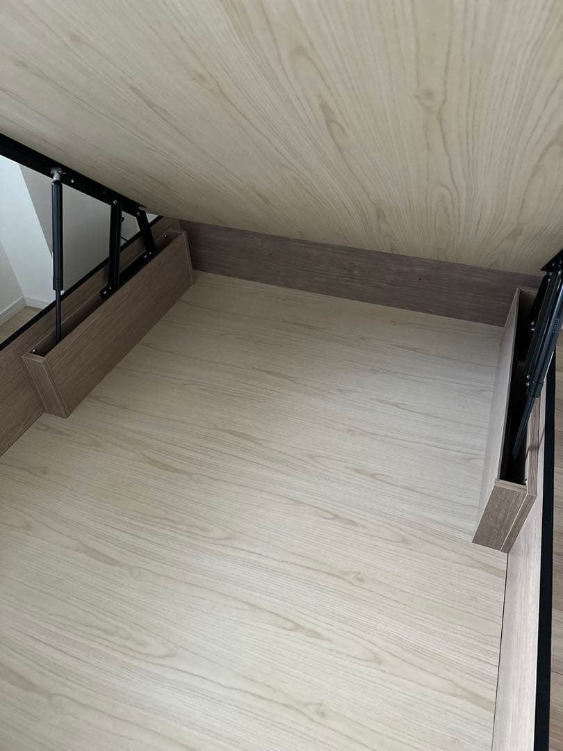 美品　シモンズ　ベッドフレーム　クイーン　跳ね上げ