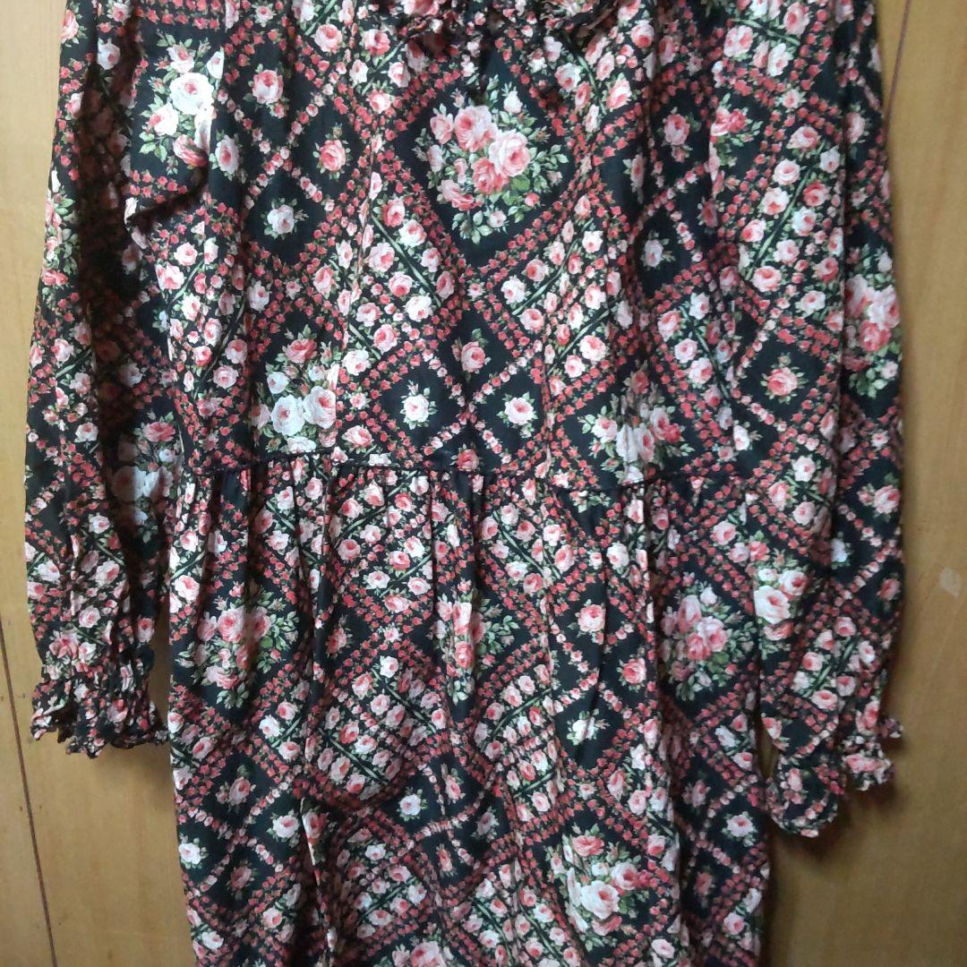 美品ピンクハウス　綿ローン小薔薇プリントロングワンピース