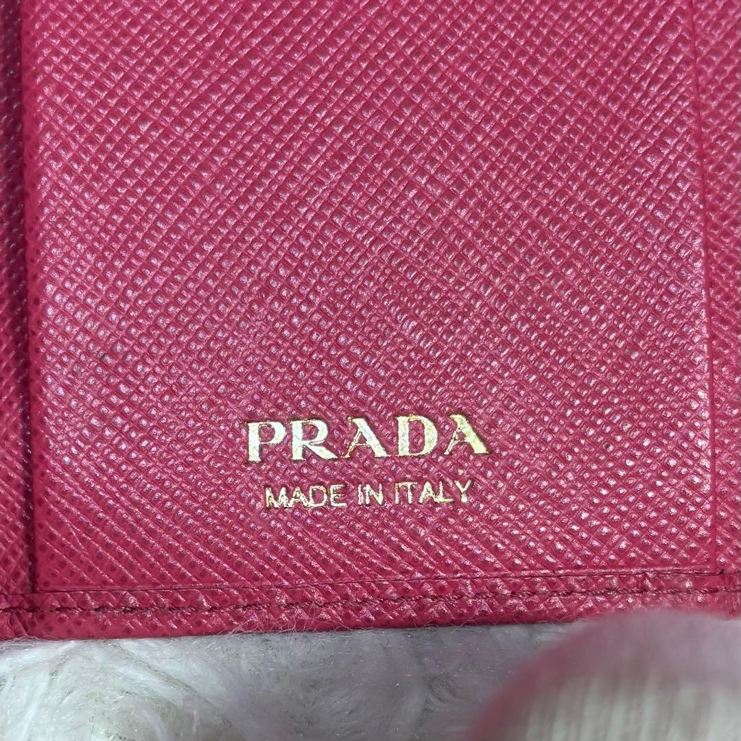 ✨超美品✨PRADA プラダ　ピンクレザー キーケース　正規品　箱付き