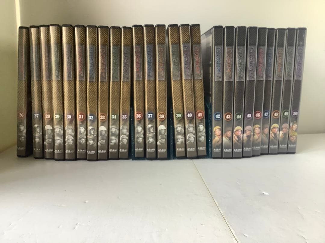 【土日祝のみ発送】（バインダーなし）COMBAT!DVDコレクション全50巻