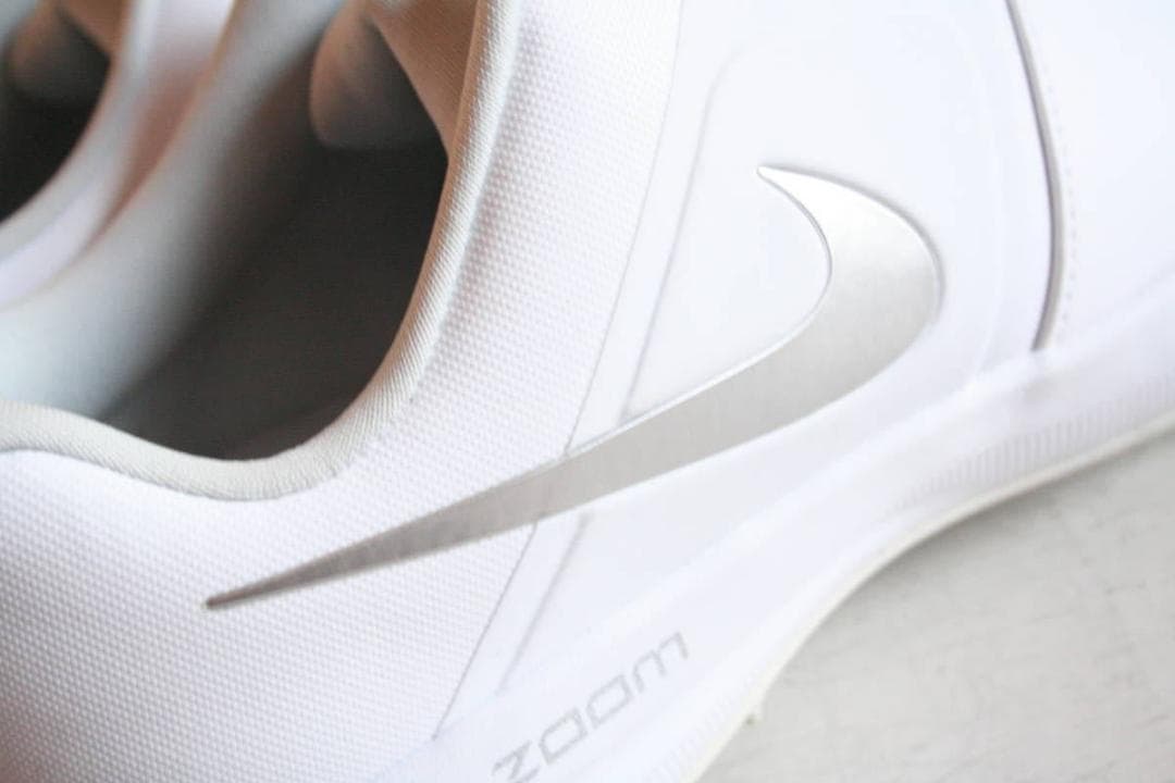 25.5cm ナイキ エアズーム ビクトリー ホワイト メタリックシルバー