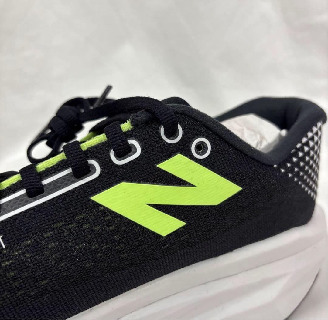 ニューバランス　フューエルセル　スーパーコンプ トレーナー V3