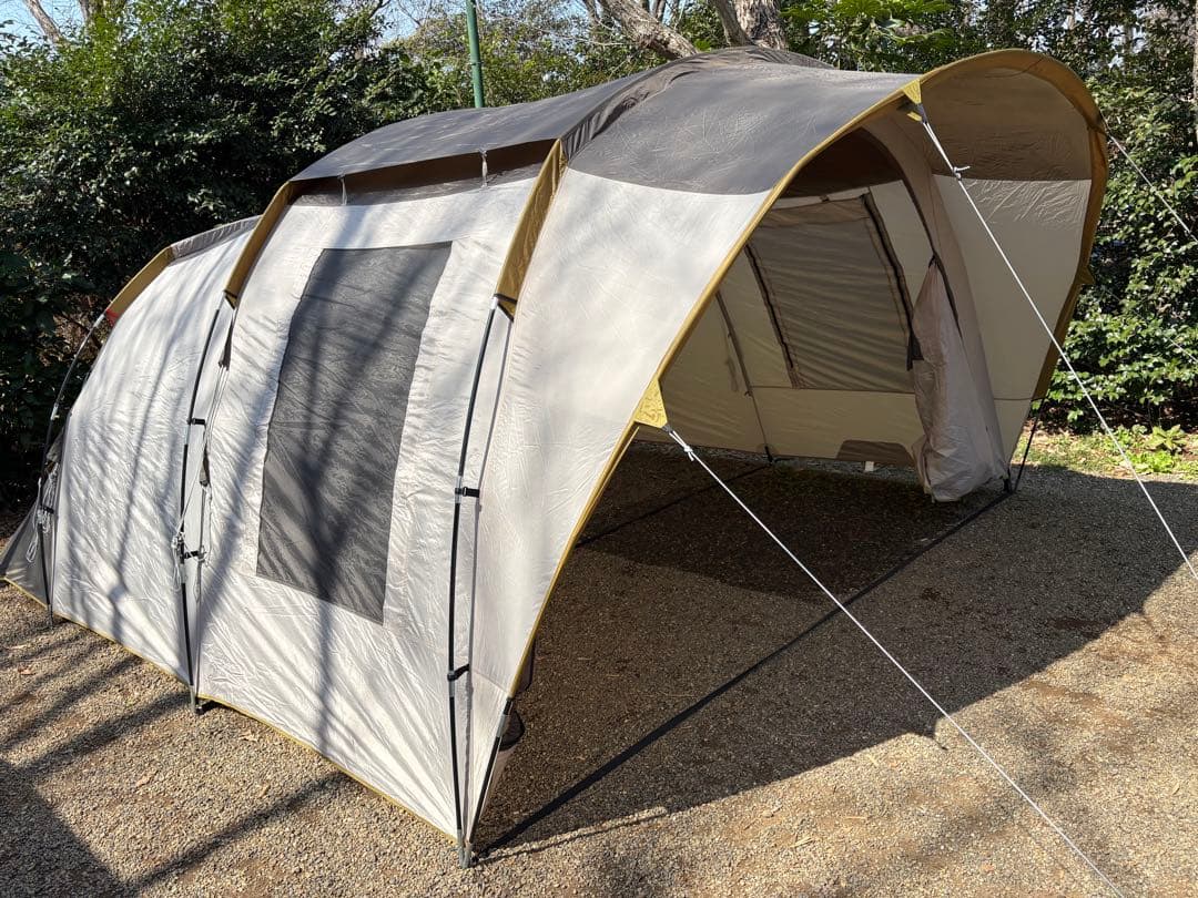 ベージュ ドーム型 キャンプテント メッシュ窓付き