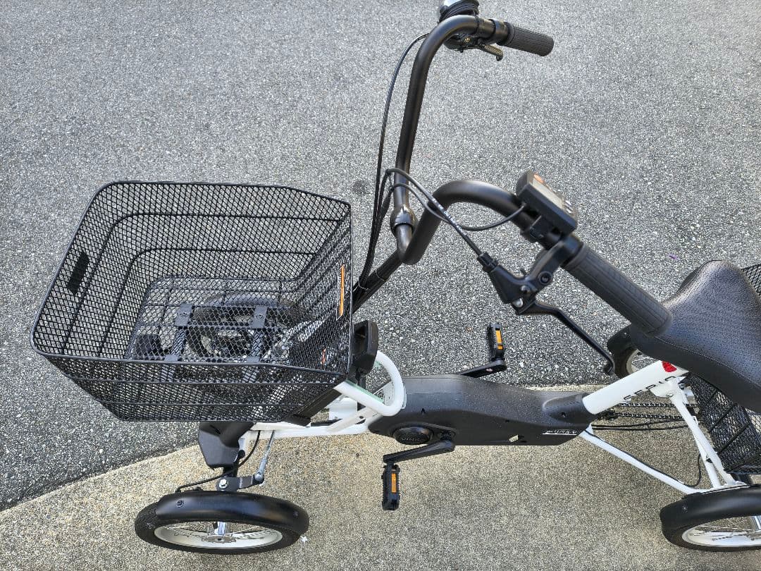 遊歩リベルタSC-01 4輪電動アシスト自転車
