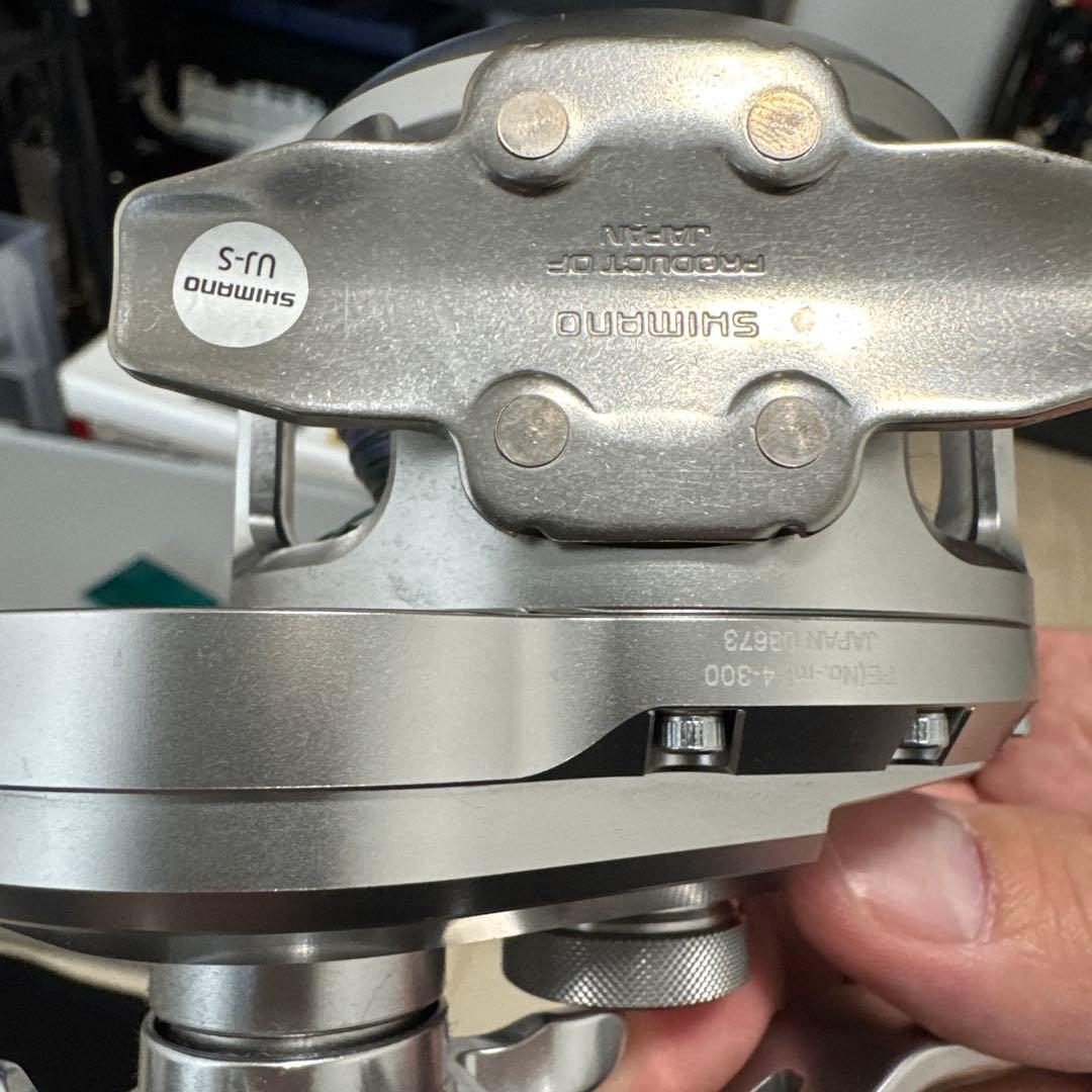 リールとジグまとめ売り　17オシアジガー2000NR PG 箱、説明書無し