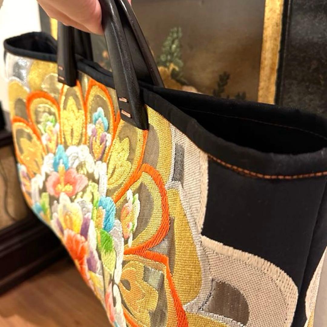 大きいサイズ　トートバッグ　華やか 花柄刺繍 和装バッグ 帯リメイク