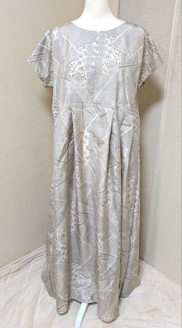 121　白系　ワンピース＋リボンベルト＋スカーフ　着物リメイク　大島紬