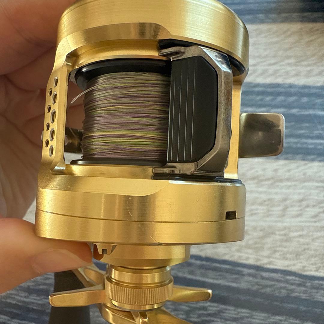 SHIMANO CONQUEST 301XG リール