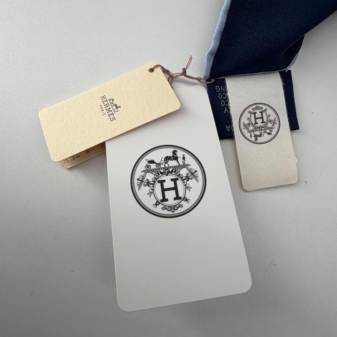 15715✨新品タグ付き✨HERMES カレ40 スカーフ シルク100%