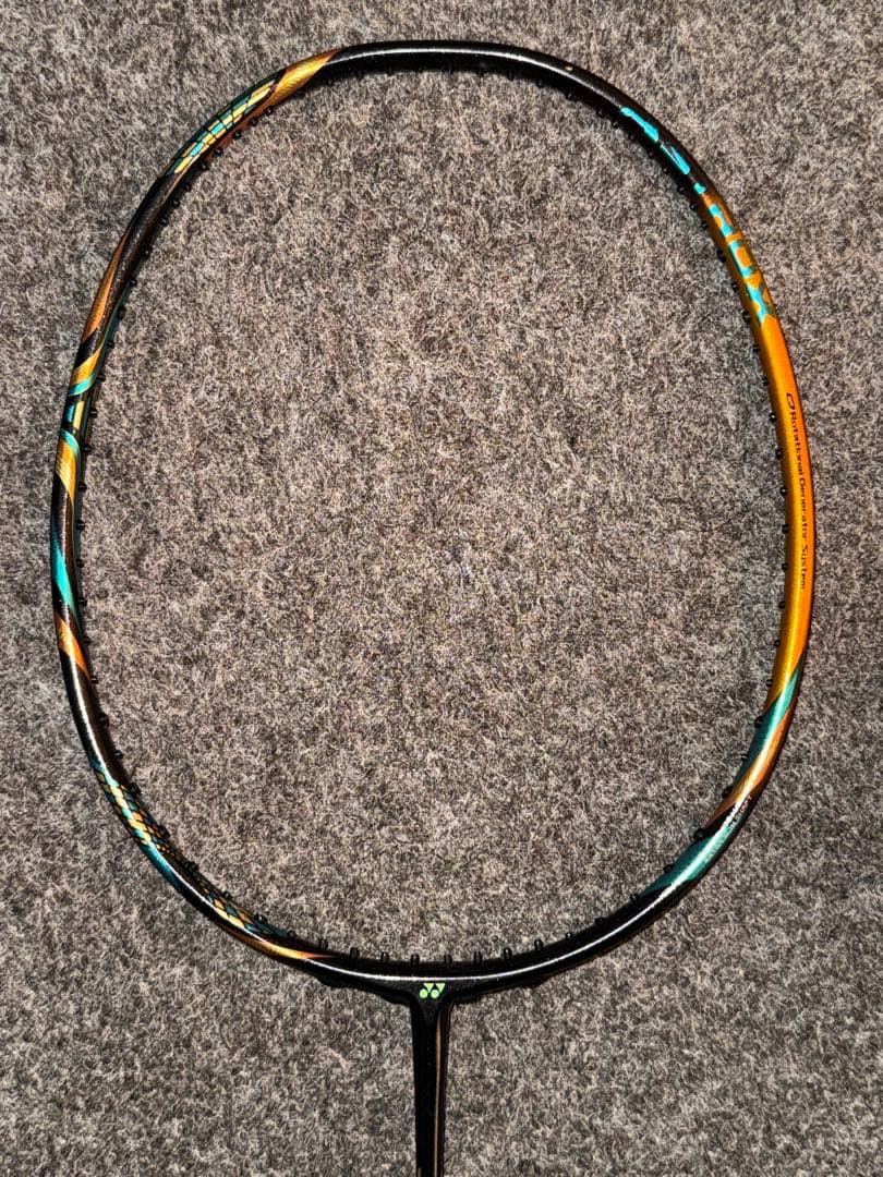 YONEX アストロクス88D PRO 4UG5 バドミントンラケット