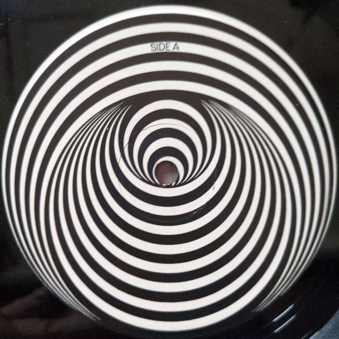 【Vertigo】Linda Hoyle / Pieces Of Me