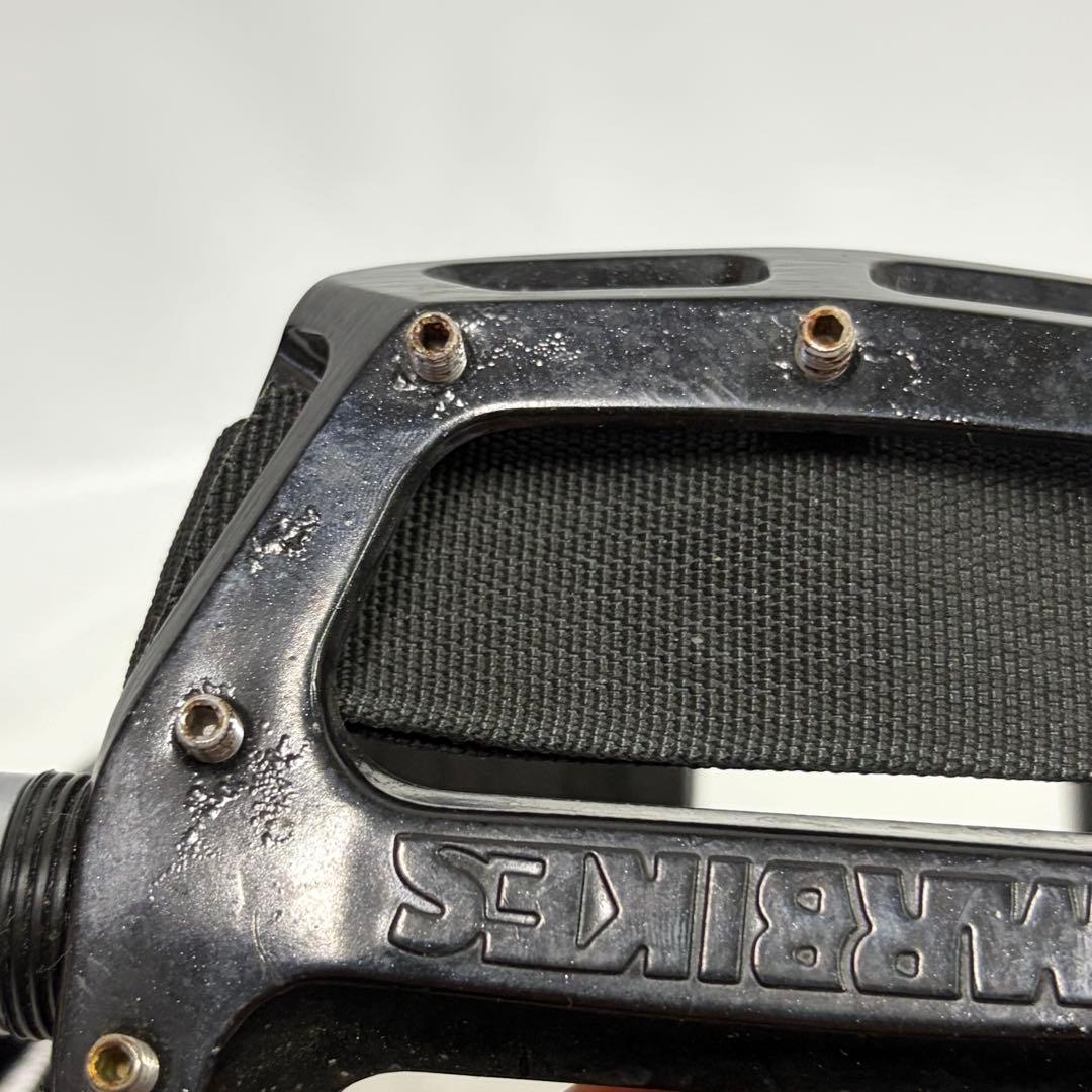 DMR BIKES V12 ペダル ブラック Hold fastストラップ付き