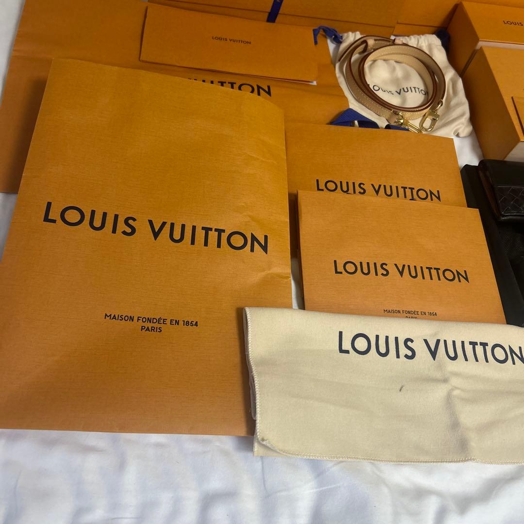 m*o様 【遺品整理・生前整理品】VUITTON 財布　ネックレス　時計