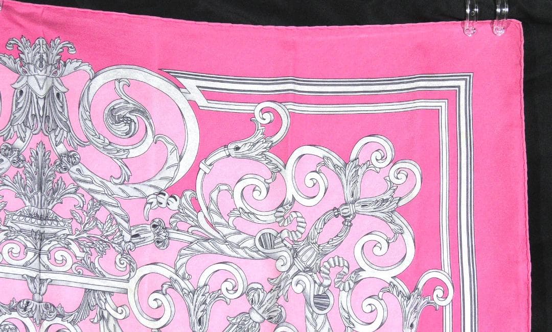 極美品　HERMES エルメス　大判スカーフ　カレ90　 D502