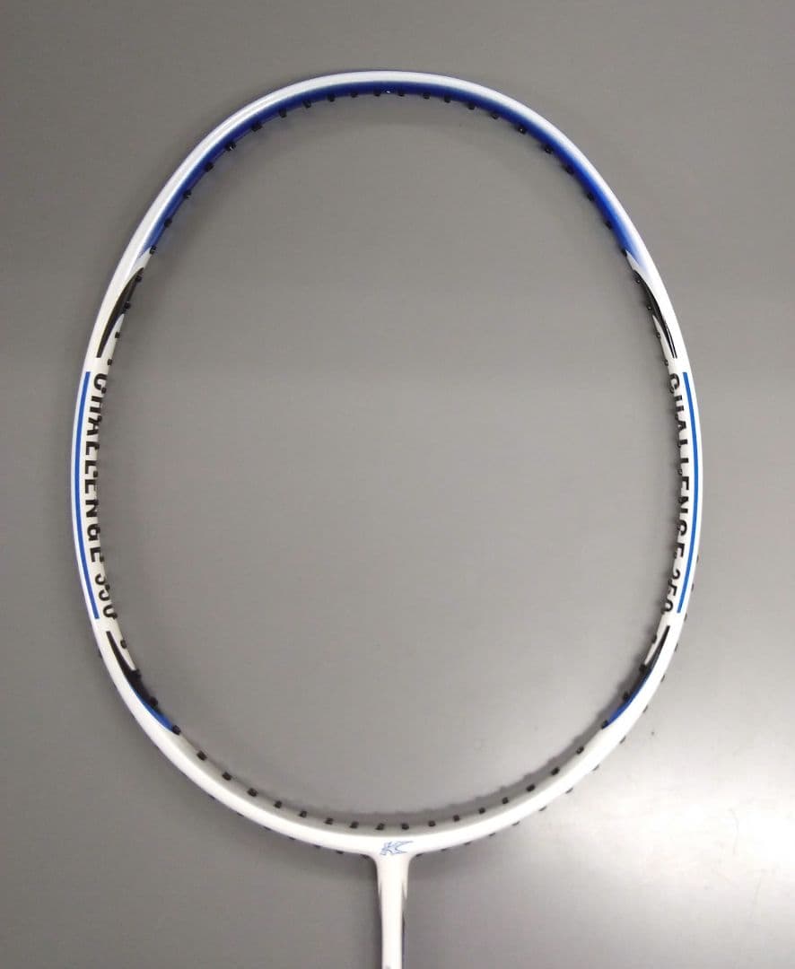 振り抜き最高　超軽量　カーソン　CHALLENGE 350　バドミントンラケット