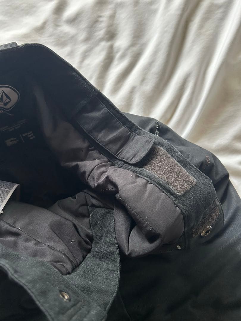 キッズ　VOLCOMスノーボードウエア上下