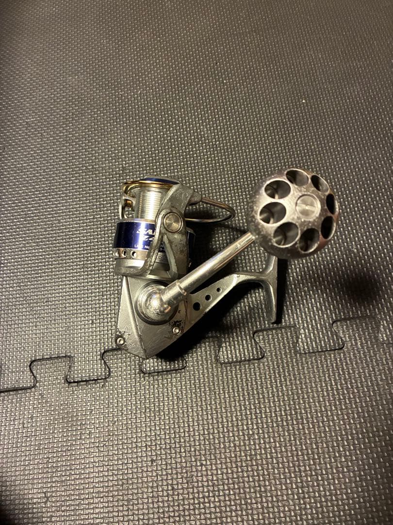 B*e様 ダイワ　daiwa Saltiga Z4500 スピニングリール　ソル