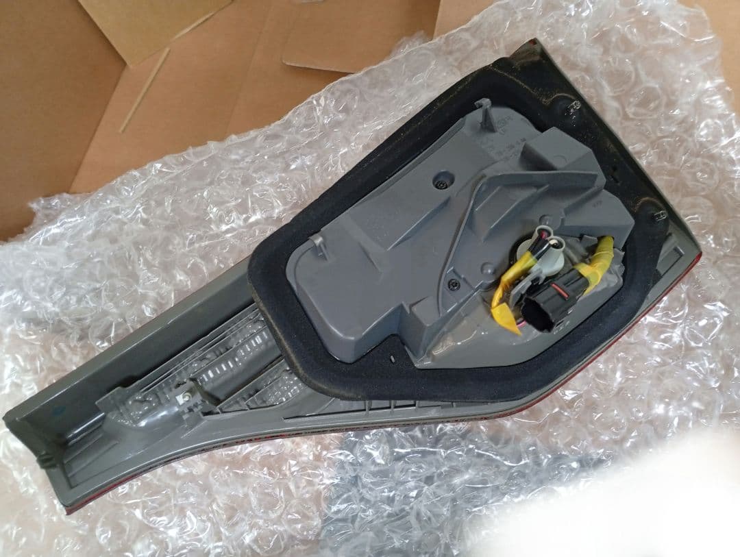 エスティマ　ACR50　純正テールランプ