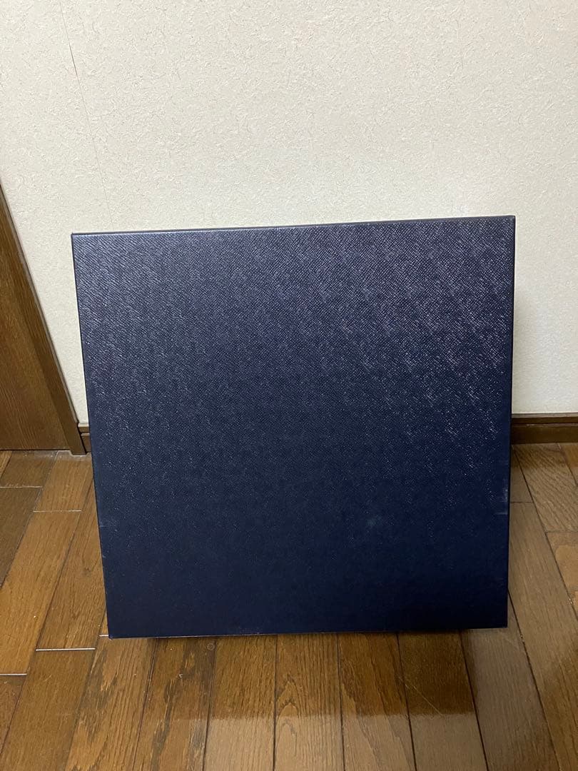 PRADA プラダ 空箱 特大サイズ 【正規品 】手提げ袋とリボン付
