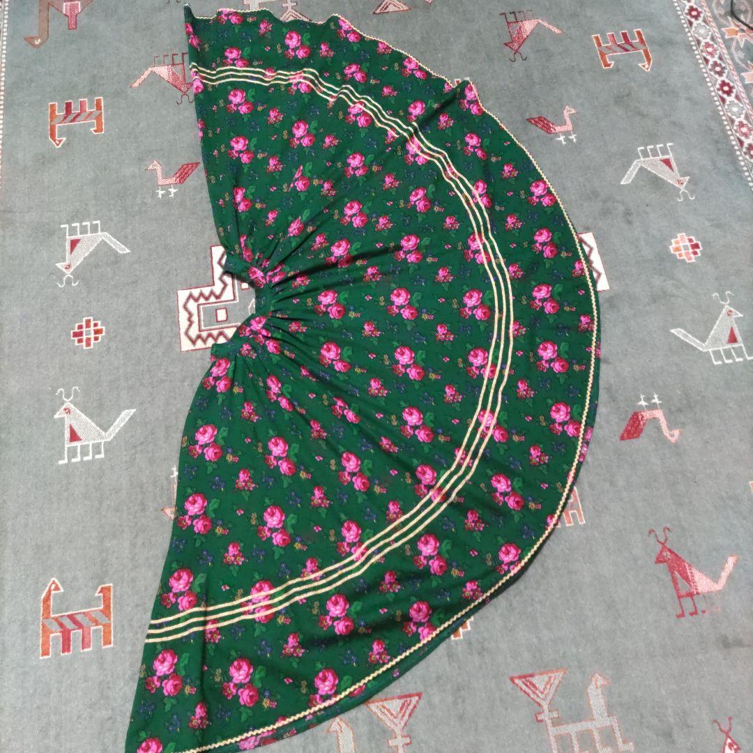 フォークダンス　衣装　ポーランド風　緑色