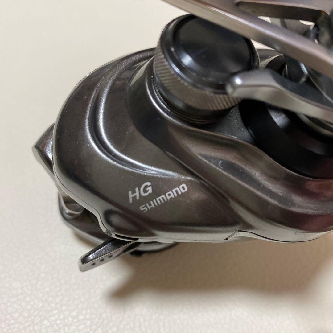 シマノ　15メタニウムDC70HGベイトリール シルバー ダブルハンドル