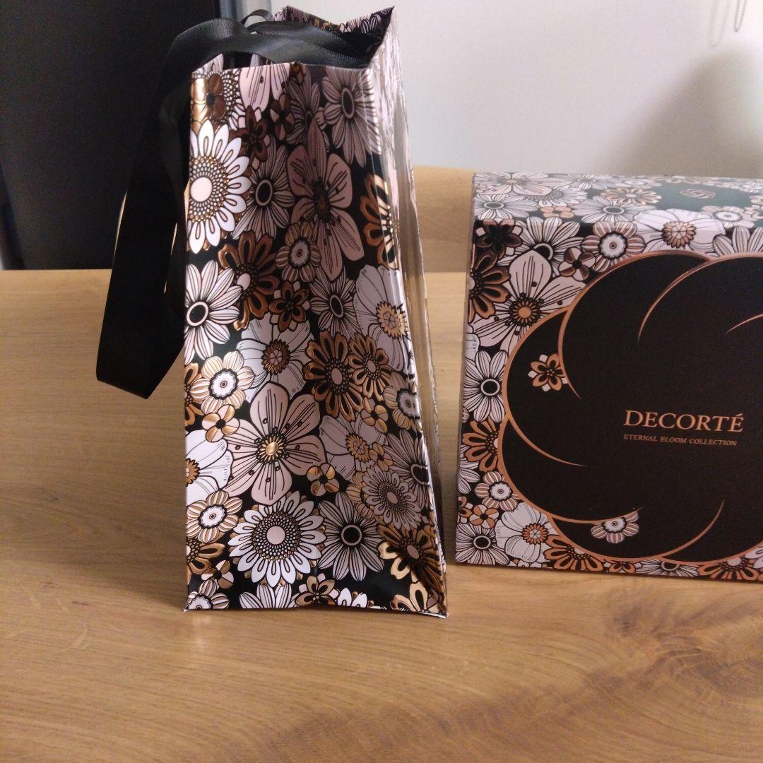 デコルテ クリスマスコフレ2025 エターナルブルームコレクション ショッパー付