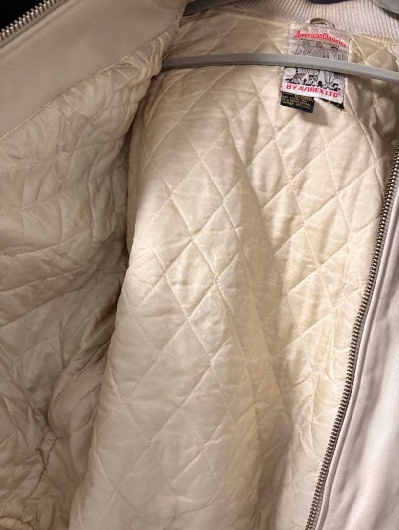 AVIREX レザージャケット クリーム色