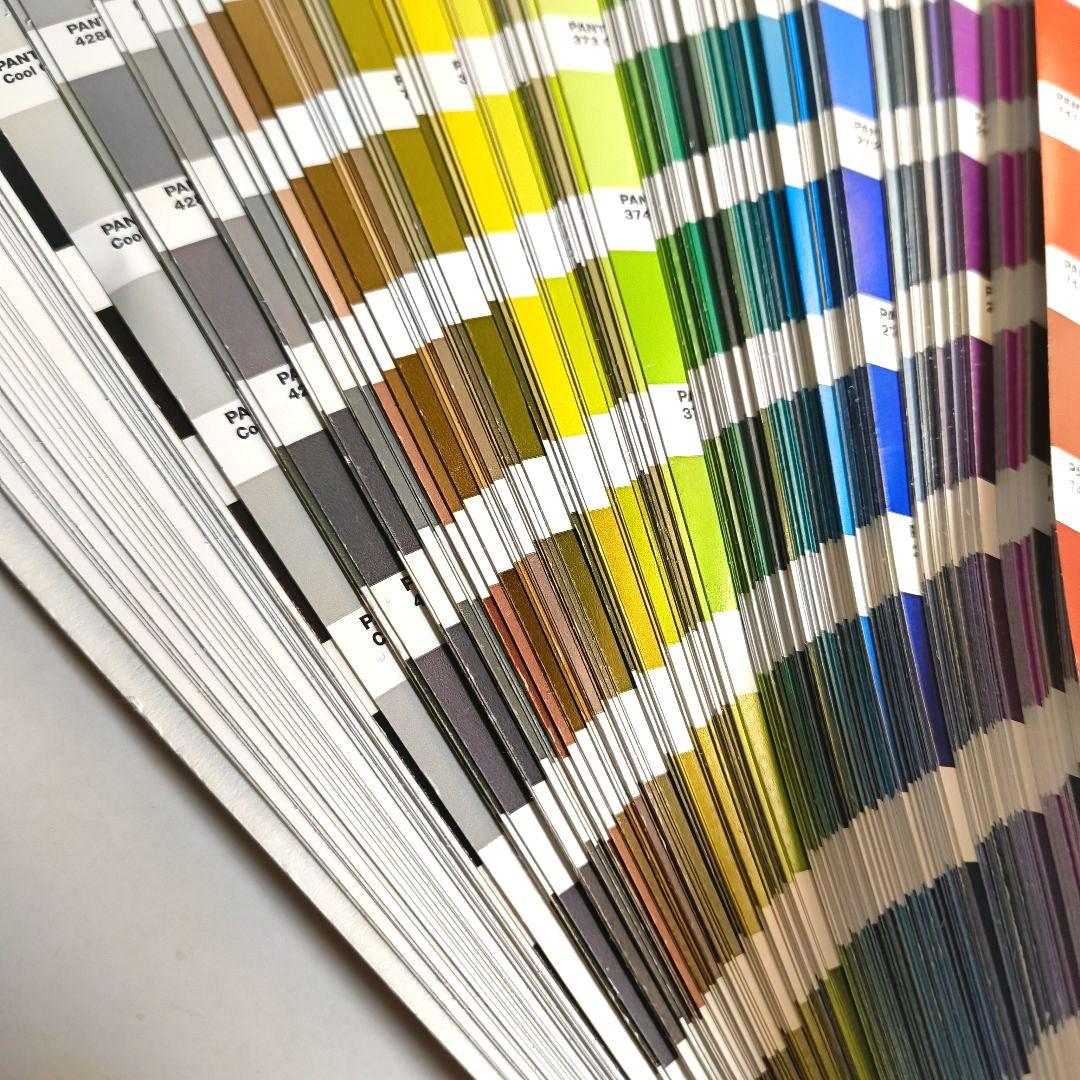 PANTONE Formula Guide Solid Coated 2019版