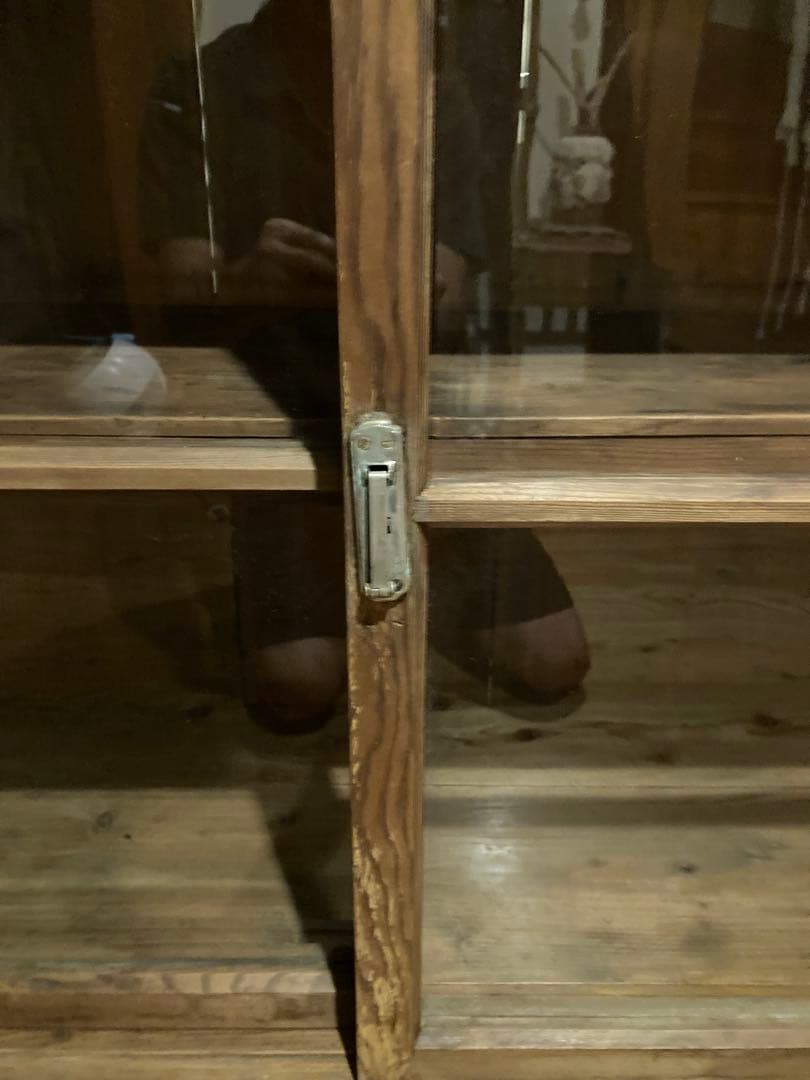 昭和レトロ　サイドボード　食器棚、戸棚、収納棚　ゆらゆらガラス　大正〜昭和初期②