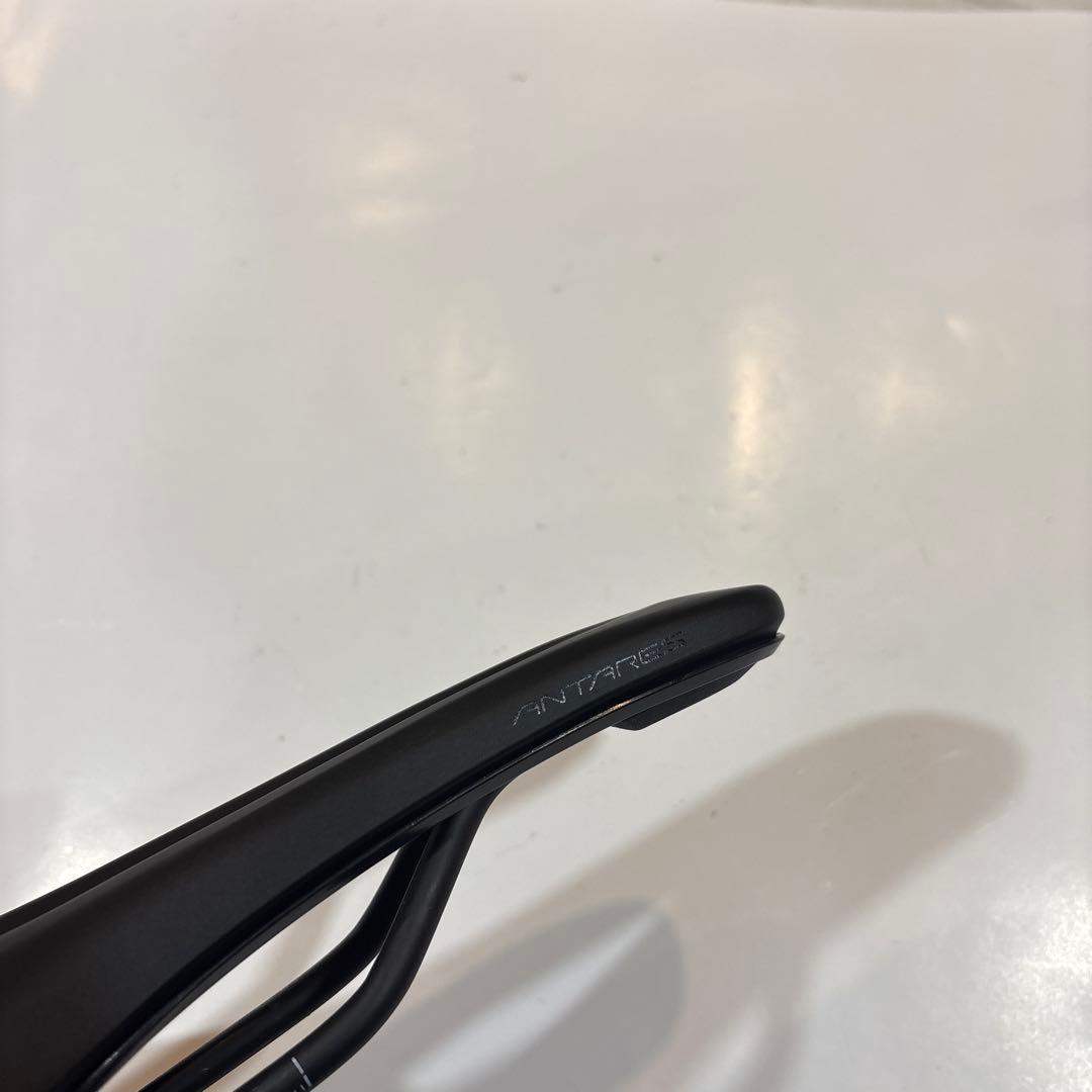 【未使用】fi'zi:k ANTARES サドル OPEN REGULAR