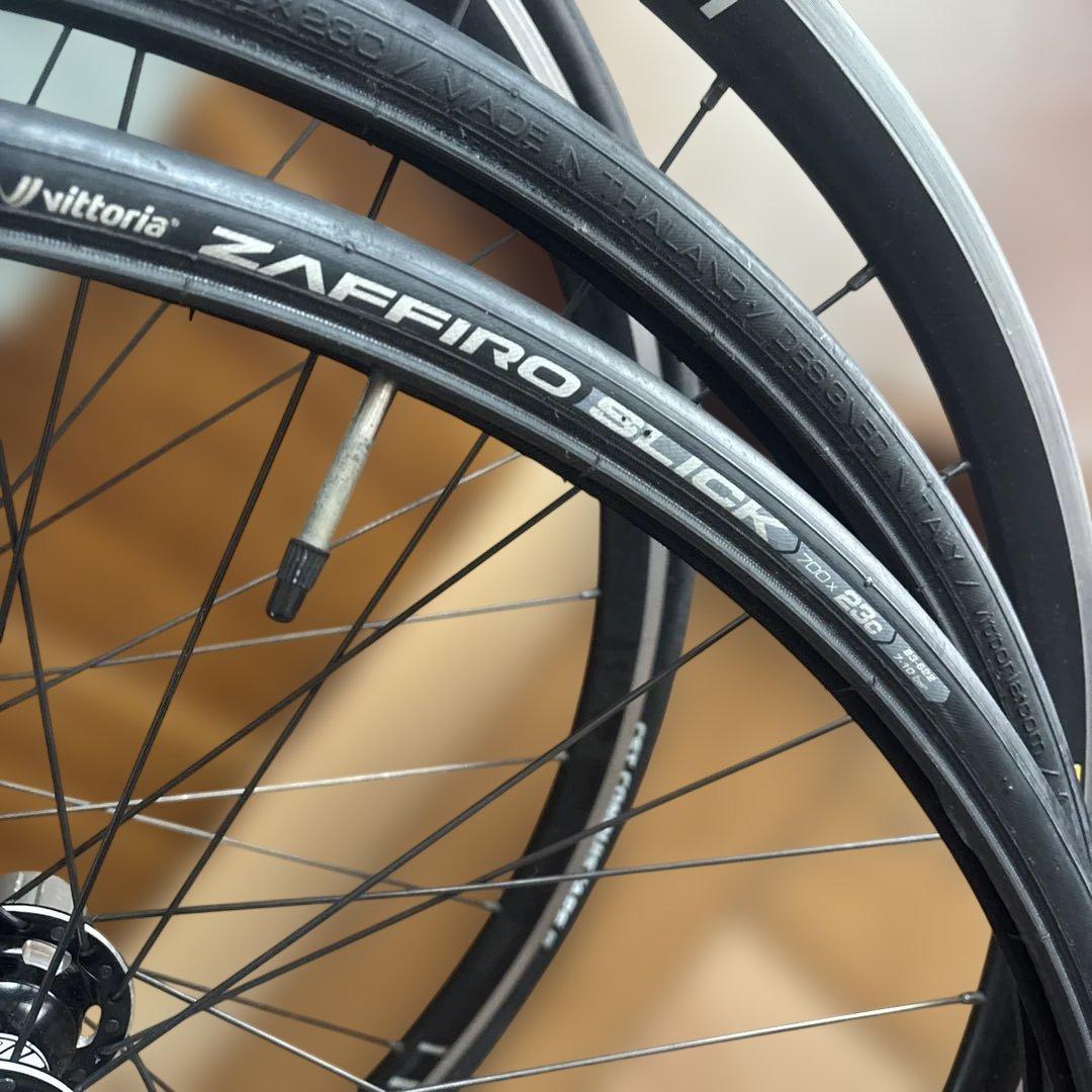 ELITE ロードバイクフレームとホイールセット